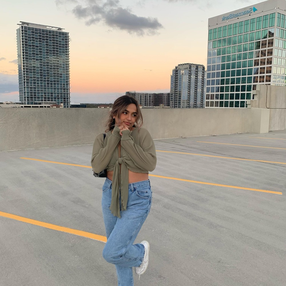 Meet your Posher, Ariana